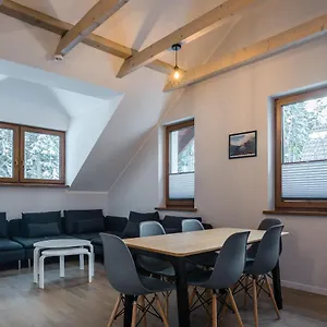 Aston -domek Przy Lesie, Przestronny, Apartmán