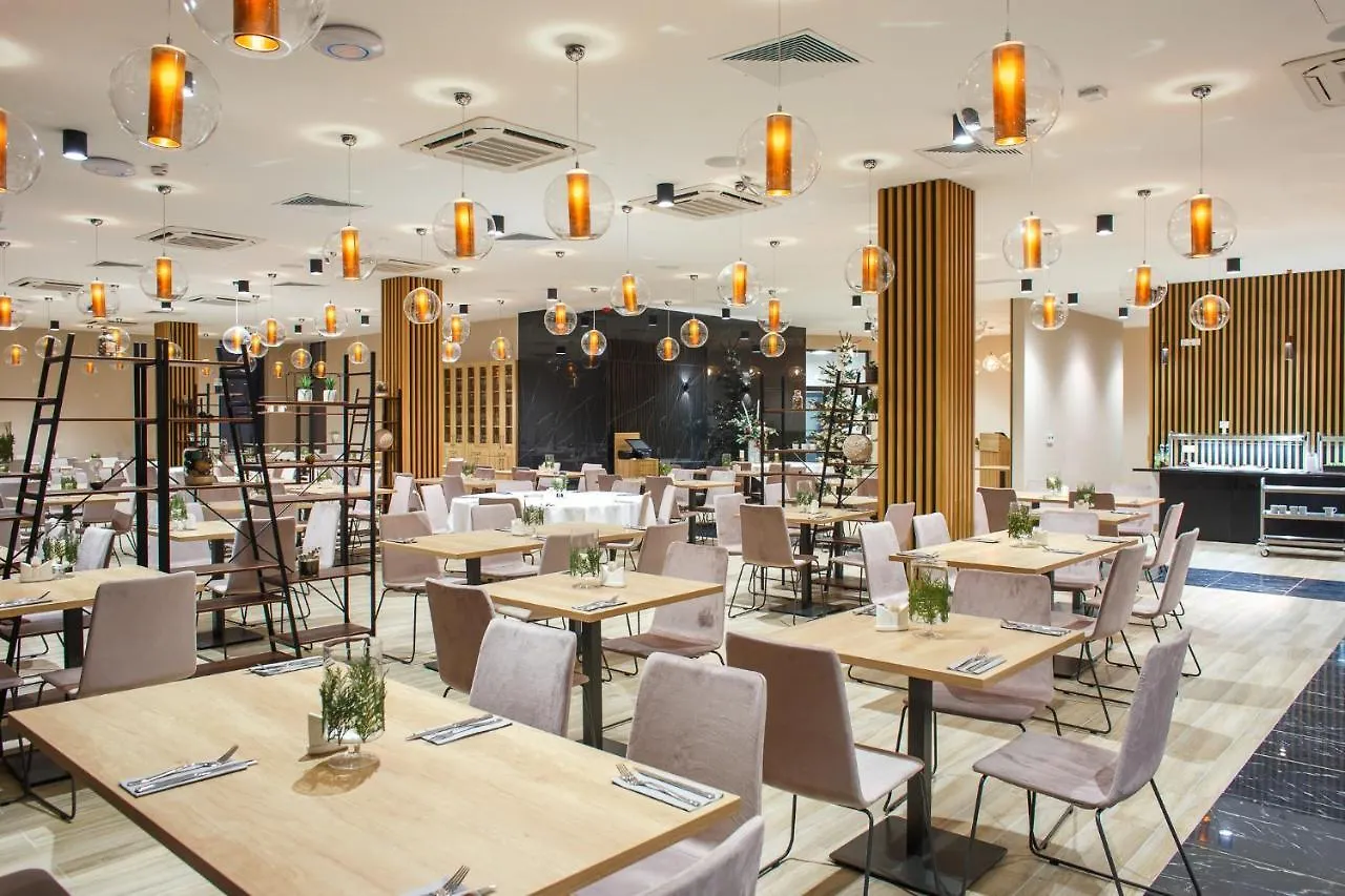 קרפאז' Green Mountain 5* Hotel